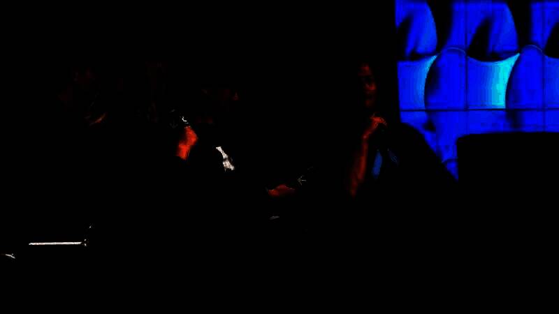 《死亡搁浅2》预告中山姆与芙拉吉尔接吻画面