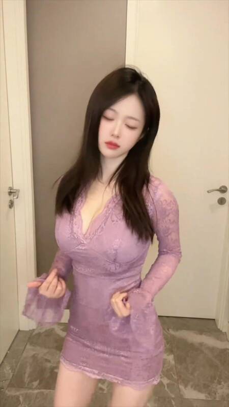 钱思怡紫衣热舞视频截图3