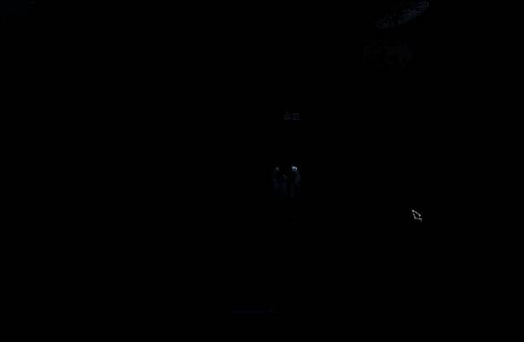 逆水寒手游与熙春楼小二及桌子互动画面1