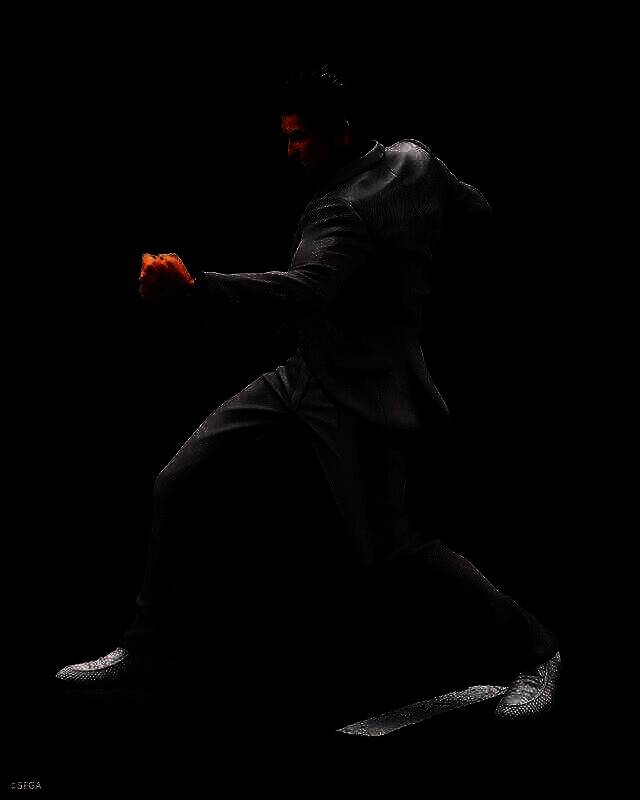 桐生一马雕像不同角度展示