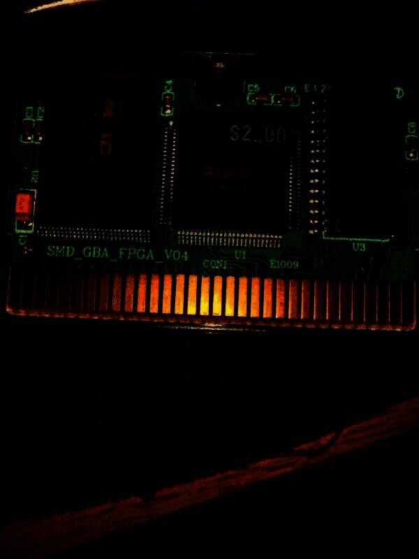 Danthrax拍摄的卡带内部芯片状况图