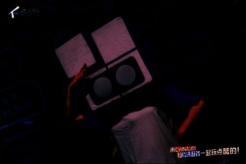 魔方工作室认真做游戏相关画面