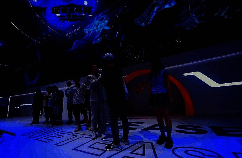 玩家模仿雾刃动作获奖瞬间