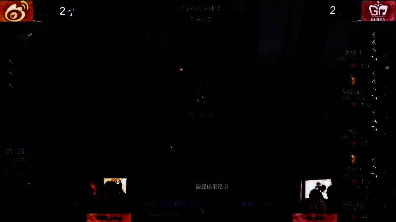 调酒师回身下板躲刀画面