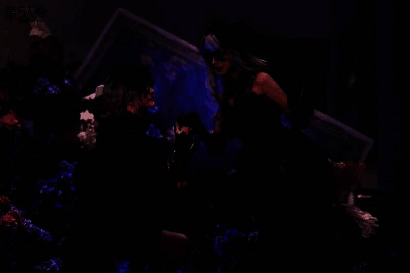 《第五人格》立秋活动现场COSER扮演心理学家图