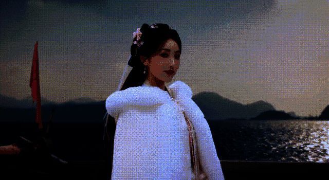 毛晓彤在TVC中演绎游戏世界，展现古代商帮文化魅力