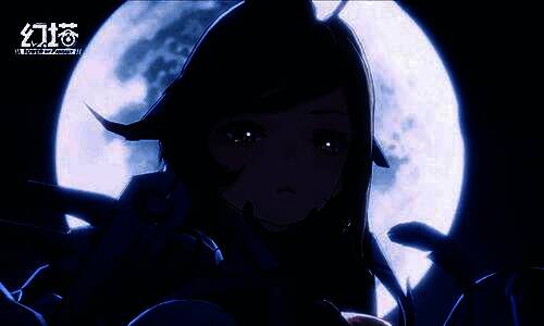 安托莉雅身穿军装，神情坚定，背景为未来战场场景