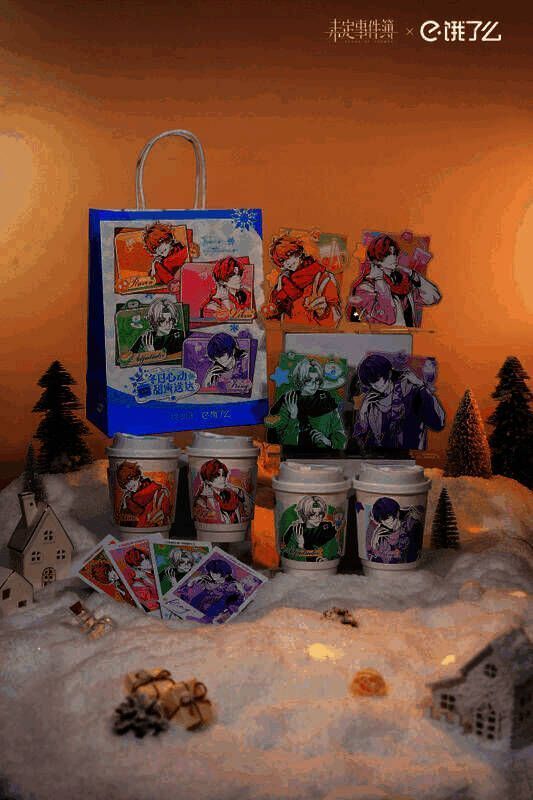 饿了么联名周边实物图，包含拍立得卡片、杯套、纸袋，设计精美且充满角色个性