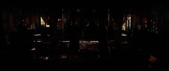 游戏内多分支剧情界面展示，左侧为隐居路线，右侧为争霸路线，选项设计极具代入感