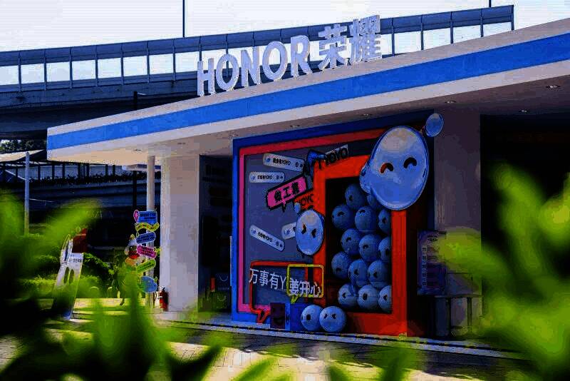 耀享生活节巡展城市地图展示，标注昆明、成都、北京、广州四站路线