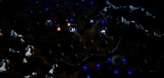 玩家主城上空悬浮巨型机甲，发射冰冻炮冻结敌军，天空雷电交加