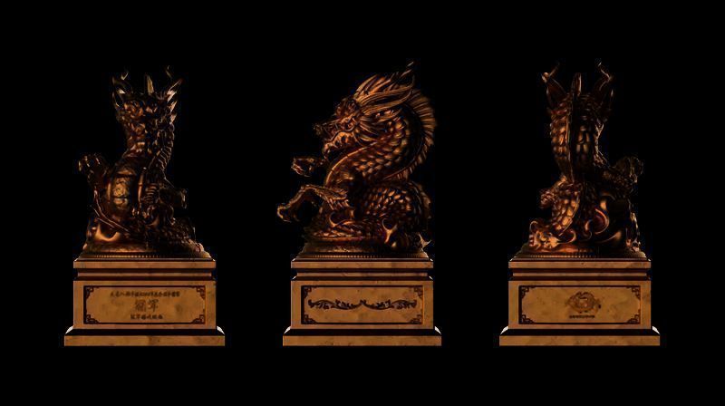 卧龙奖杯特写，金色龙头造型霸气，底座刻有‘天龙全国冠军’字样