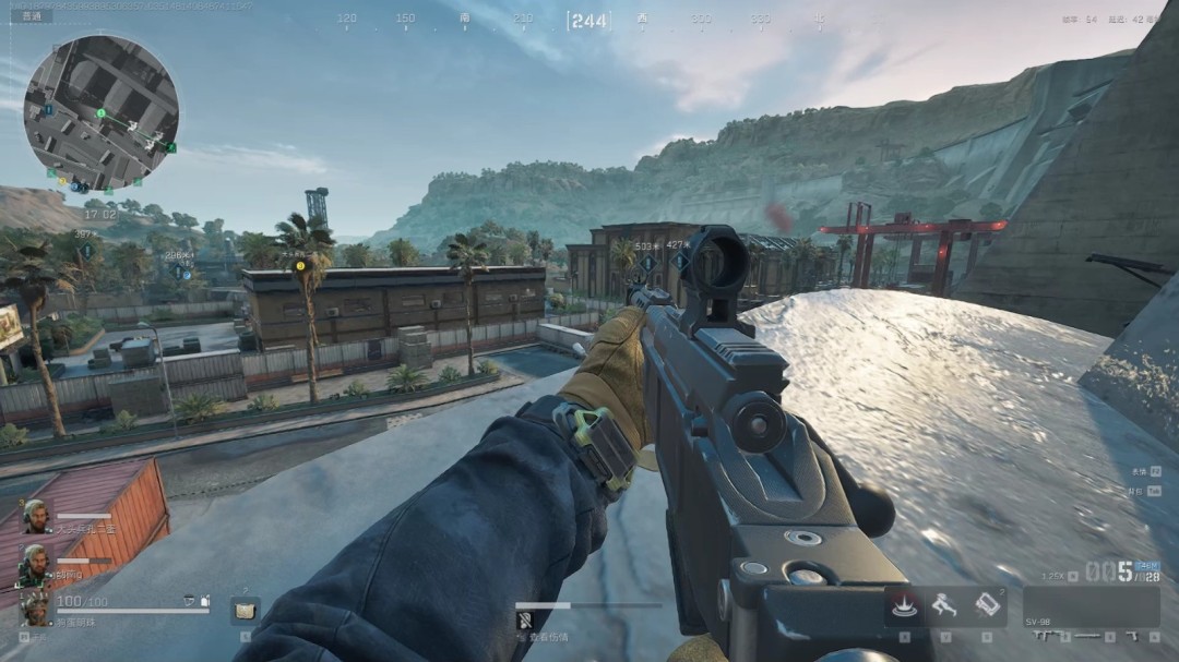 《三角洲行动》零号大坝实战场景截图：黄昏光线下的坝体斜坡上，两名玩家正依托锈蚀管道掩体交火，远处可见闪烁红光的撤离直升机降落区，地面散落弹壳与破损防弹衣