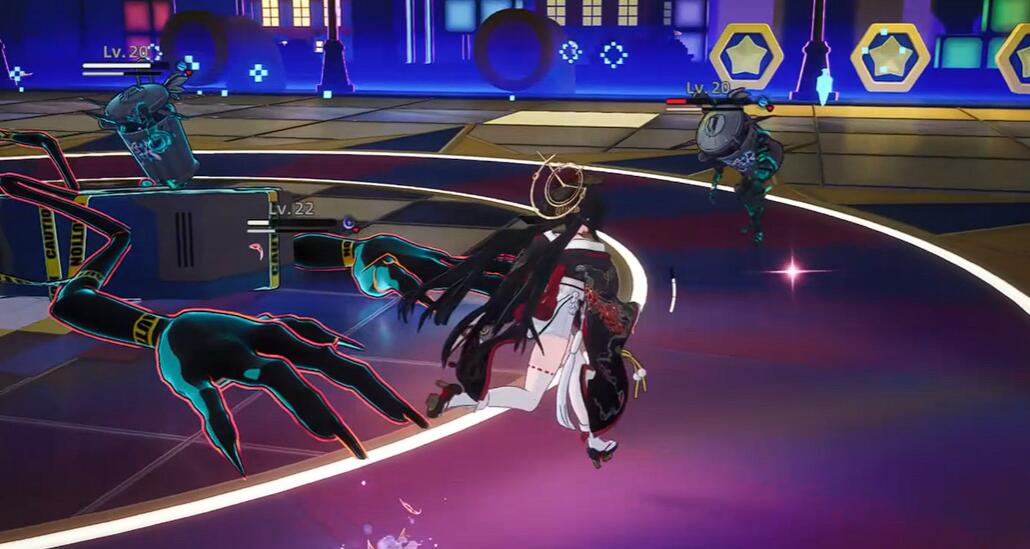 武器与空幕三维展示图：左侧‘时计之刃’泛金属光泽并附带齿轮旋转动效，右侧‘生命之契’套装呈青白渐变色，四件圣遗物环绕浔角色模型缓慢自转