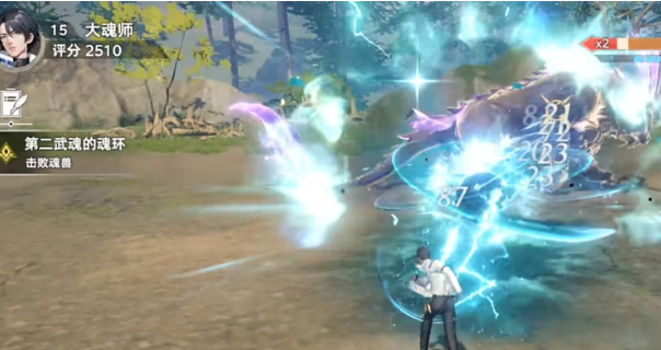 角色养成界面分栏展示：左侧‘魂技升级树’中三大技能图标已点亮并附带强化特效，右侧‘魂骨搭配推荐’列出三套不同侧重的套装组合方案